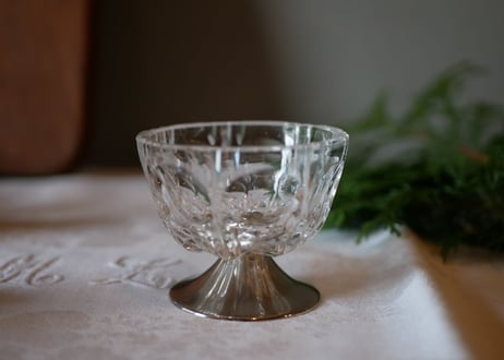 no.3 glass holder