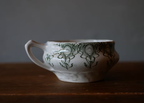 B. tea cup Creil et Montereau