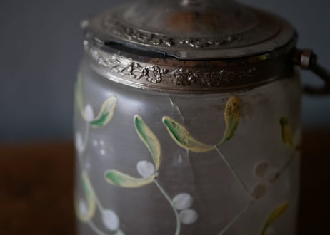 biscuit jar