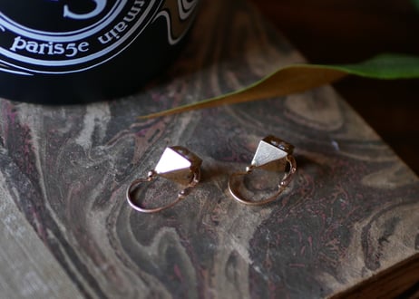 FE-05  antique 18K dormeuse shamrock earring