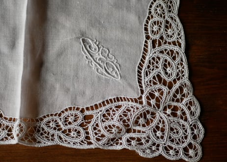handkerchief   E