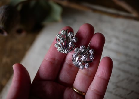 Mimosa, Trifari earring