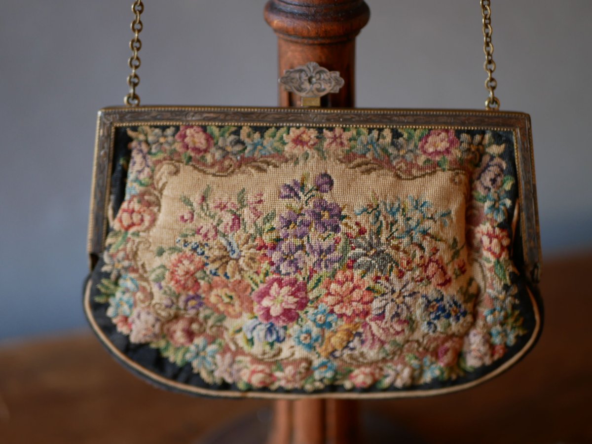 フランスアンティーク豪華なビジュー 天使と薔薇の刺繍 マイクロ