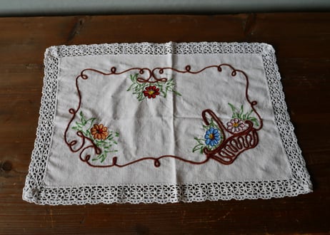 フランスアンティーク　刺繍　パニエ　A