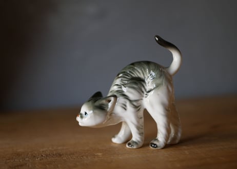 ダークグリーン　陶器の猫　フランスヴィンテージ　ブロカント