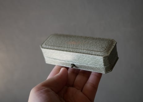 アンティークケース付き　天然石のハットピン　フランスアンティーク　ブロカント