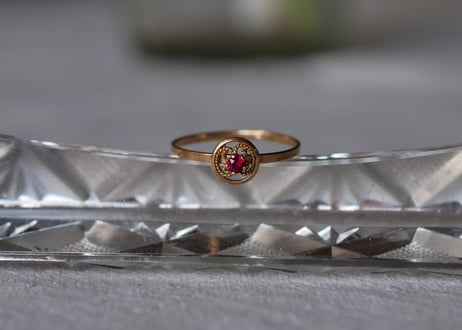 K18 petit Garnet Ring