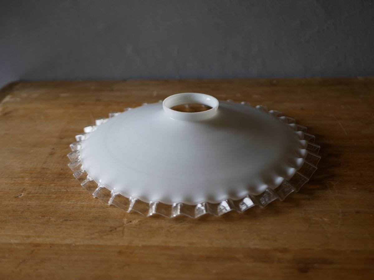 フランス製 ミルクガラス フリル シェードランプ ヴィンテージ ミルクガラス フリル ランプシェード フランスアンティーク