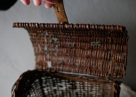 小さめサイズのパニエ　panier　アンティークパニエ　フランスアンティーク　ブロカントのある暮らし