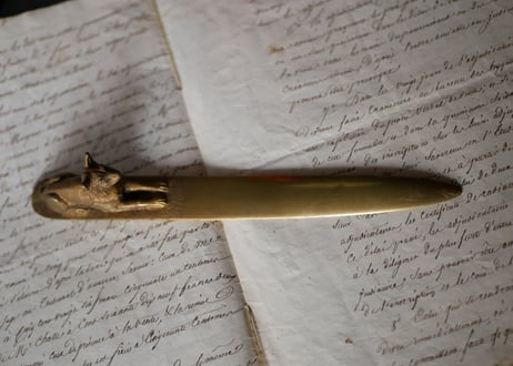 letter openner, Dog