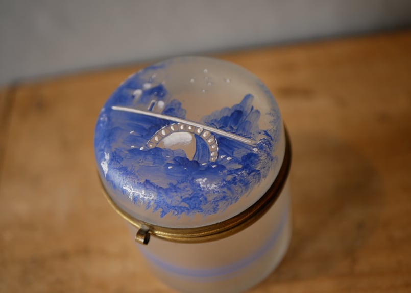 筒状のボンボニエール フランスアンティーク ブロカントのある暮らし