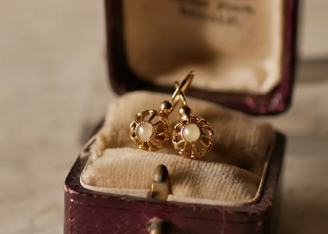 18k  Dormeuse earrings