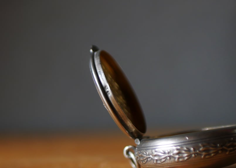 純銀 プドリエ ピルケース フランスアンティーク アンティークのある