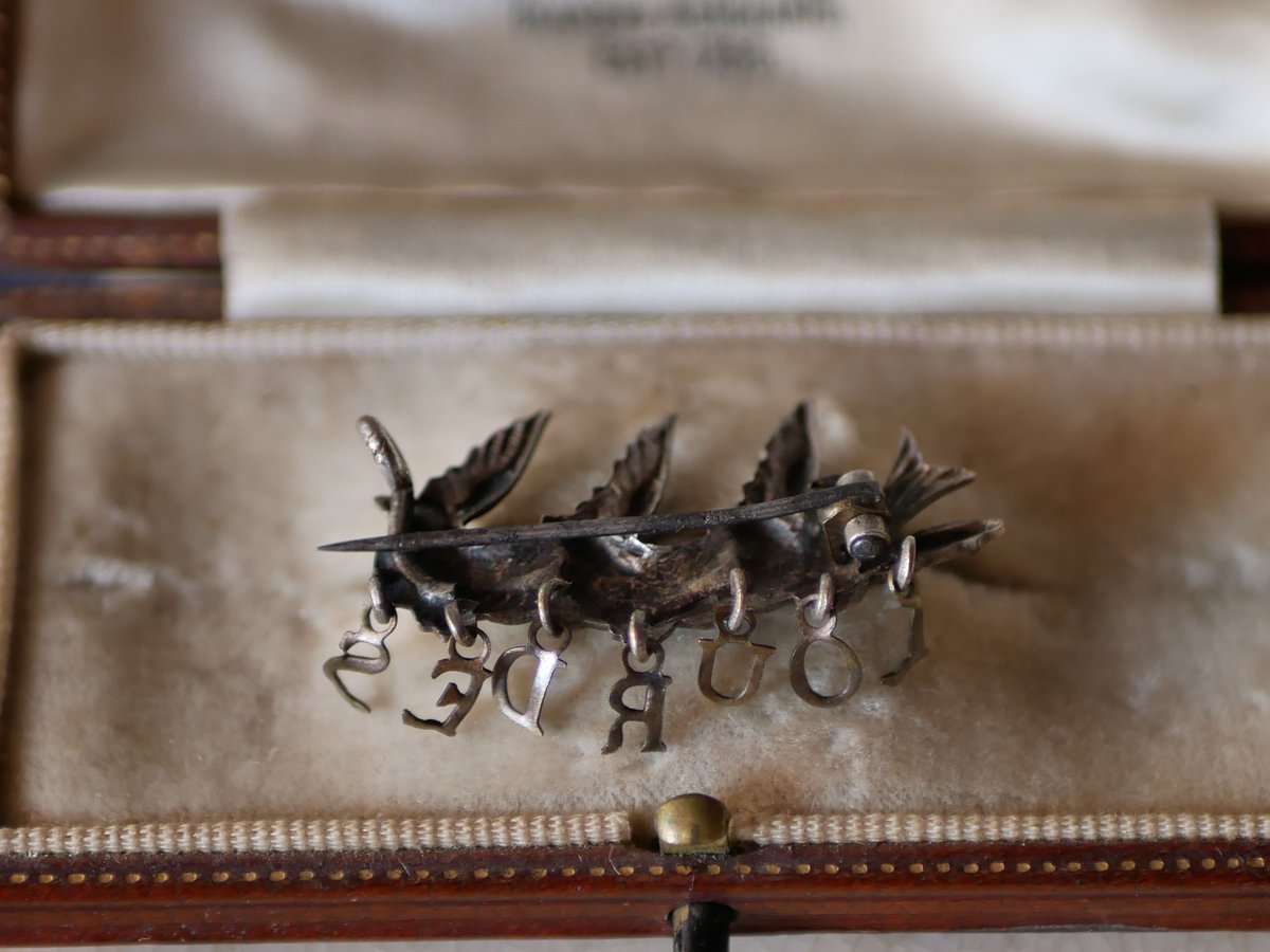 French antique & brocante ツバメのブローチ フランスアンティーク |