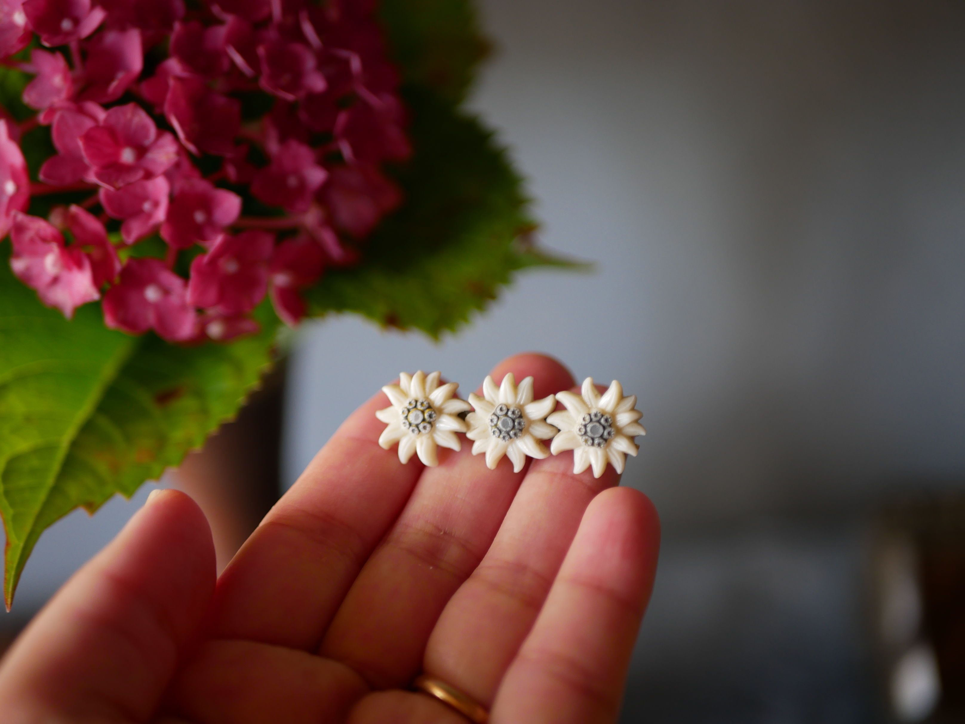 エーデルワイス 3つの花 ブローチ フランスヴィンテージ ブロカント