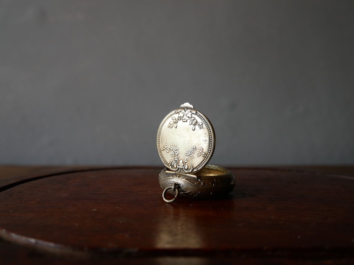 コンパクトミラー パウダーケース リボンデザイン フランス