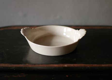 plate with wings
