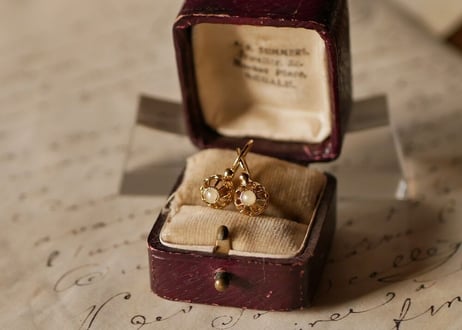 18k  Dormeuse earrings