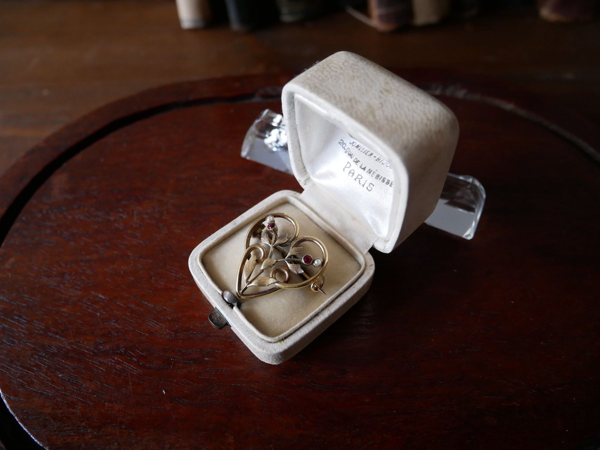 フランス】1900年代 宿り木 アンティークブローチ アールヌーボー ゴールド