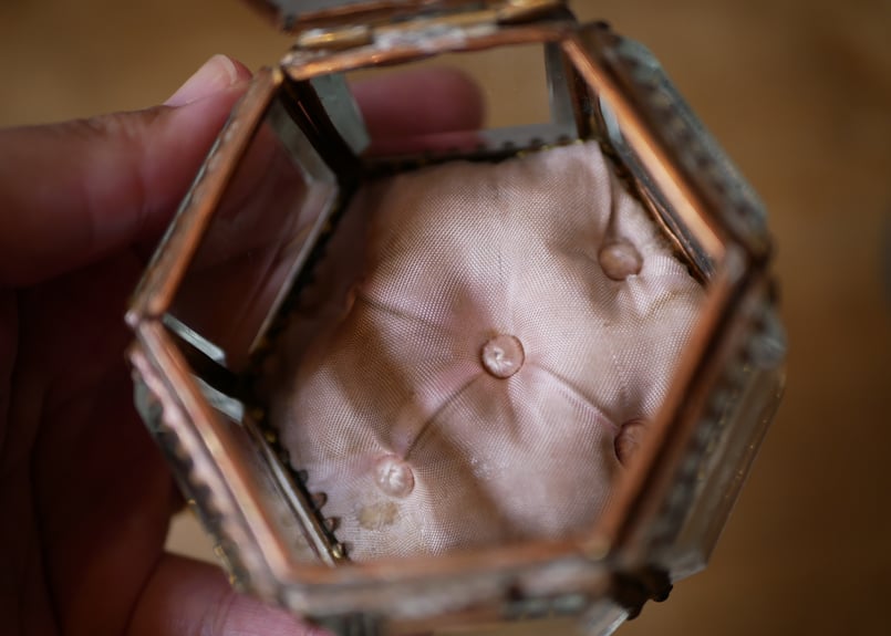 値下　フランスアンティーク　大きなジュエリーボックス　淡いピンク 六角形 ピンク オルモルガラス ジュエリーボックス フランス