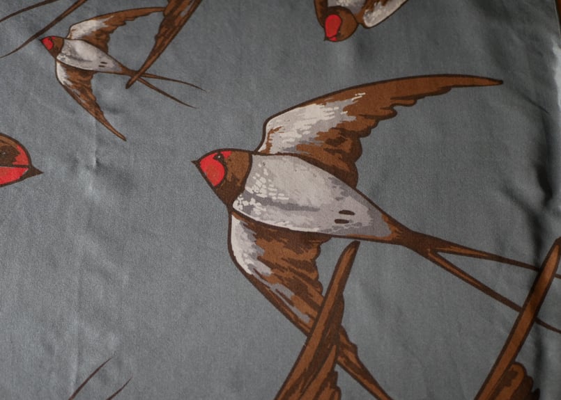 シルクのスカーフ ツバメ フランスヴィンテージ ブロカント