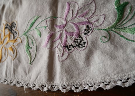 フランスアンティーク　刺繍　リネン　オーバル