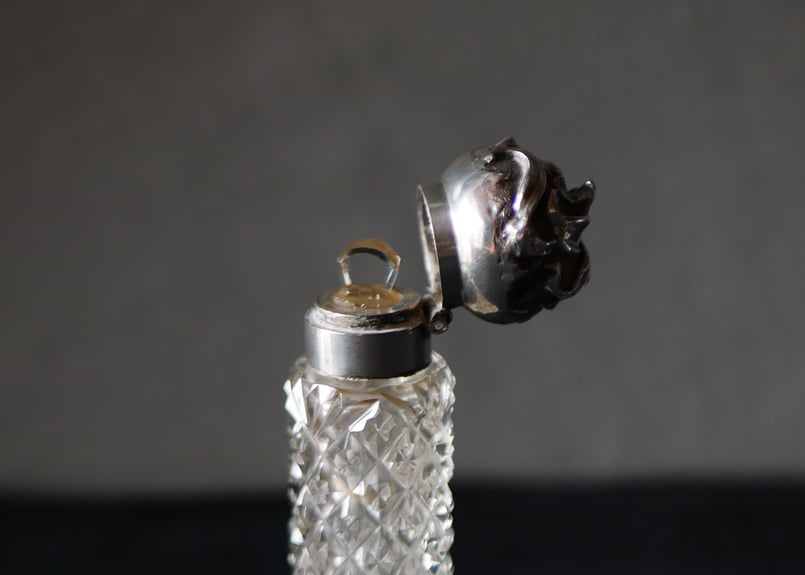 カットガラス 百合の花 香水瓶 フランスアンティーク アンティークの