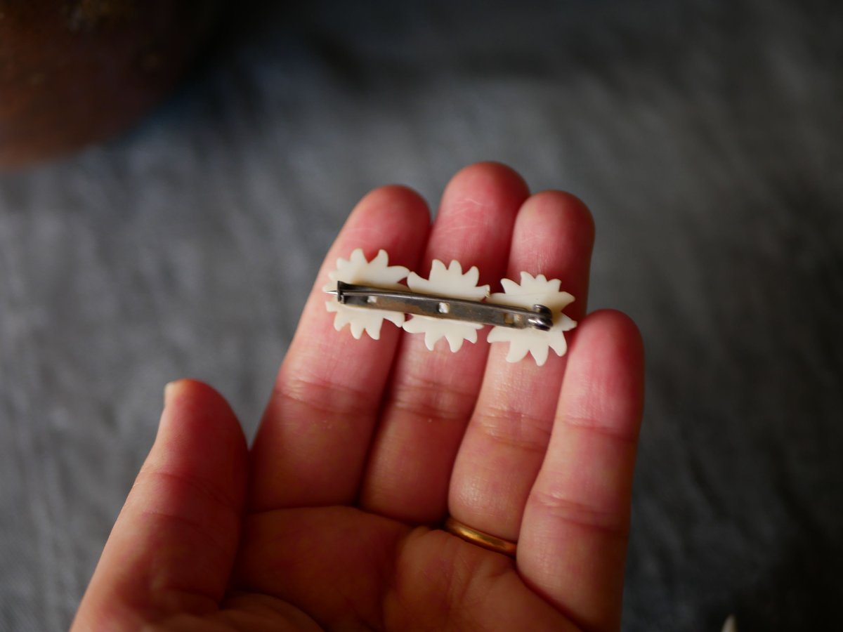 〜1950's ヴィンテージ ブローチ エーデルワイス ユーロ ブロカント 1950's ヴィンテージ ブローチ エーデルワイス ユーロ ブロカント 1950