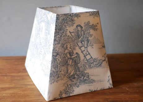 Toile de jouy, Lampshade