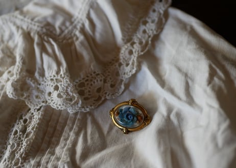 ルーサイト 青いバラのブローチ FRANCE antique BROCANTE vintage