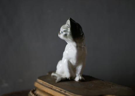 猫のオブジェ　フィギュリン　ポーセリン　フランスアンティーク　アンティークのある生活