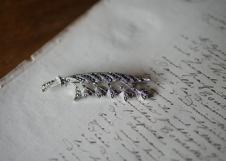 muguet brooch