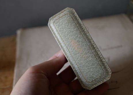 アンティークケース付き　天然石のハットピン　フランスアンティーク　ブロカント