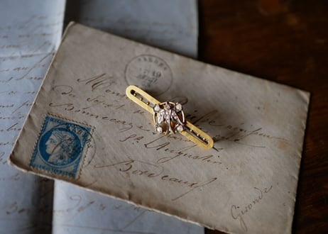 9K seed pearl , swallow brooch