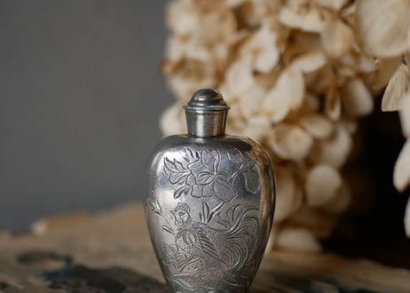 Perfume bottle,  chinoiserie