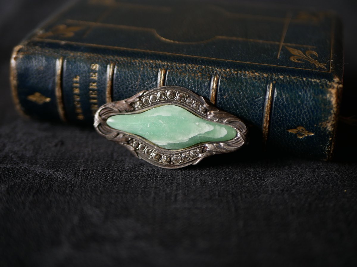 翡翠 アンティークブローチ アンティークアクセサリー ブロカントの