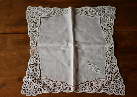 handkerchief   E