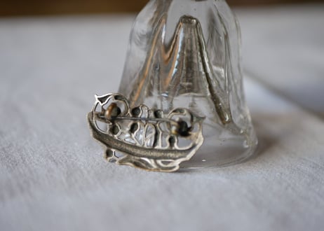 Muguet, broche