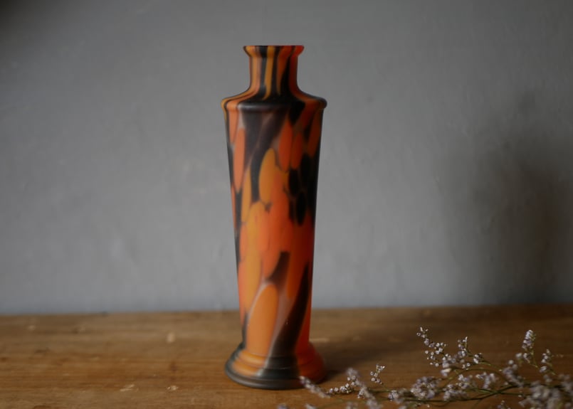 クリシー　フラワーベース　花器　フランスヴィンテージ　ブロカントのある暮らし クリシー オパリンガラス フラワーベース フランスアンティーク