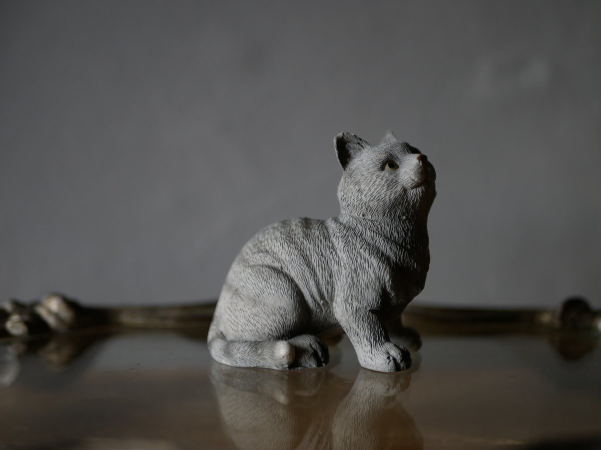 グレイの猫 Chat Gris フランスヴィンテージ ブロカントのある