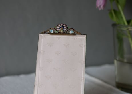 #5 enamel Photo stand