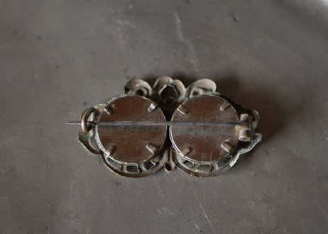 photo frame brooch