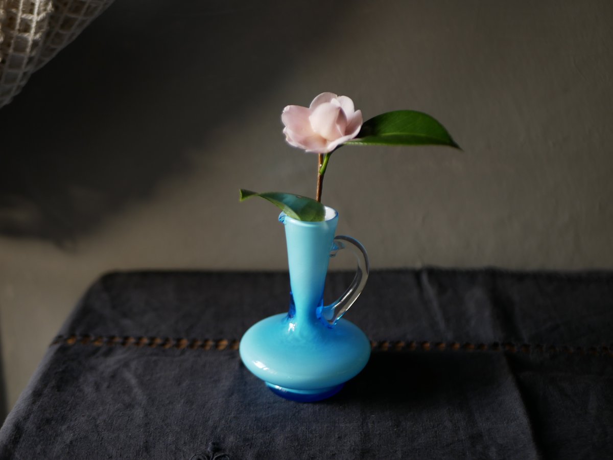 ブルーの小さな花器 花瓶 フラワーベース フランスヴィンテージ