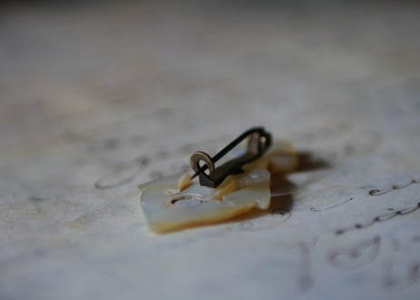 イカリ　マザーオブパール　フランスヴィンテージ　ブローチ　ブロカントのある暮らし