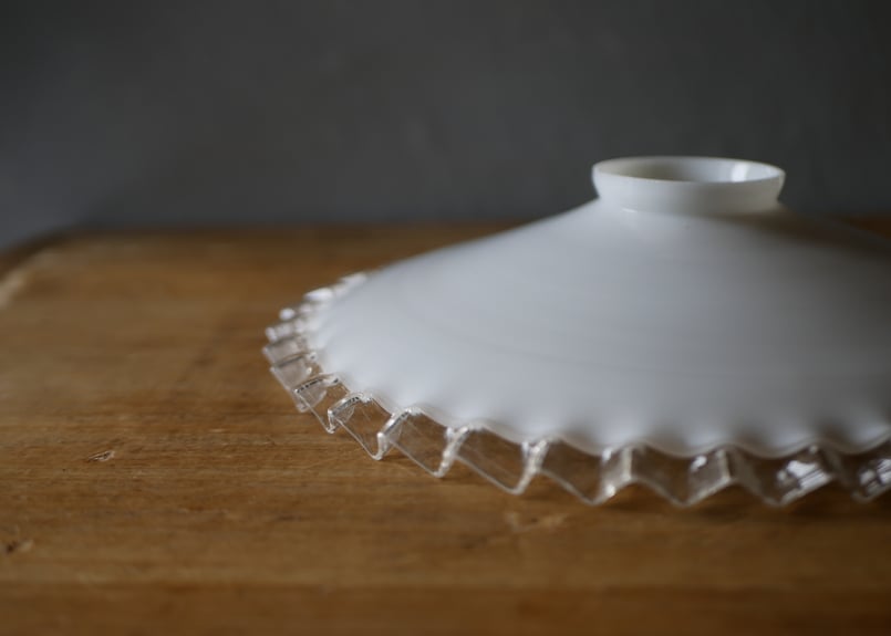 フランスアンティーク　ミルクガラスシェード　フリルシェード　ランプシェード ミルクガラス フリル ペンダントライトシェード フランス