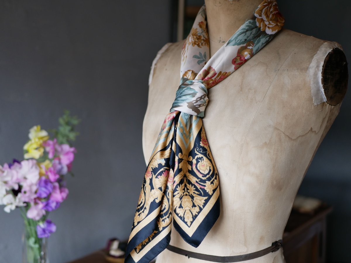 France・PARIS より ヴィンテージスカーフ 花柄 | mamantique