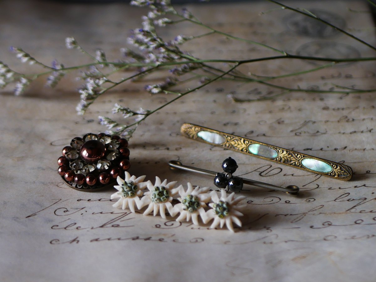 エーデルワイス ヴィンテージブローチ フランスブロカント