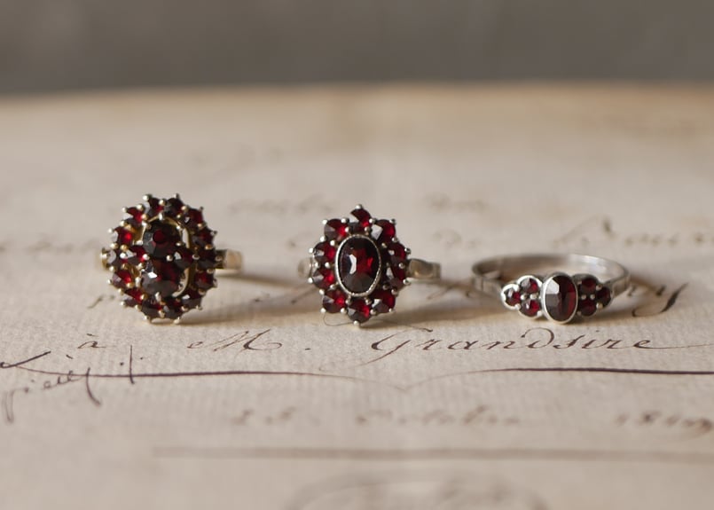 a. ガーネットのシルバーリング ヨーロッパヴィンテージ a. ガーネットのシルバーリング ヨーロッパヴィンテージ