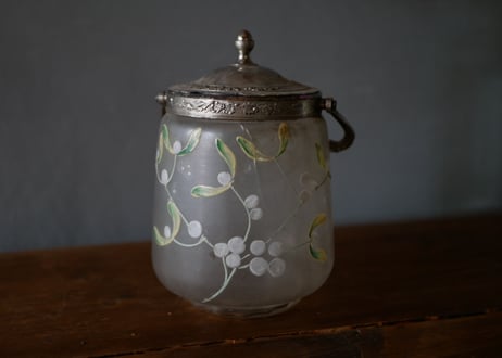 biscuit jar