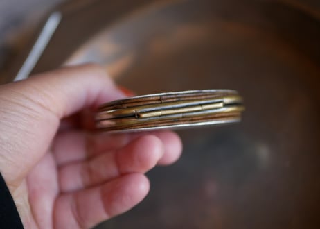 可愛らしい彫が入ったケース　フランスアンティーク　アンティークのある暮らし　ブロカント